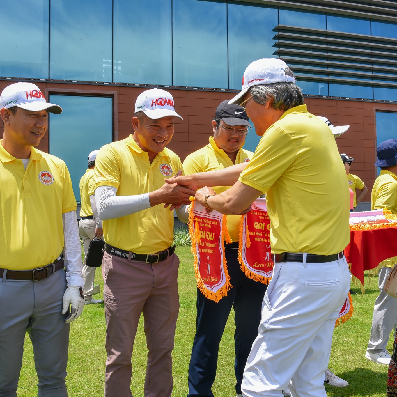 180 golfers participate in GOLF TOURNAMENT TO SUPPORT THE "FOR THE POOR" FUND 2023 AT ANARA BINH TIEN GOLF COURSE