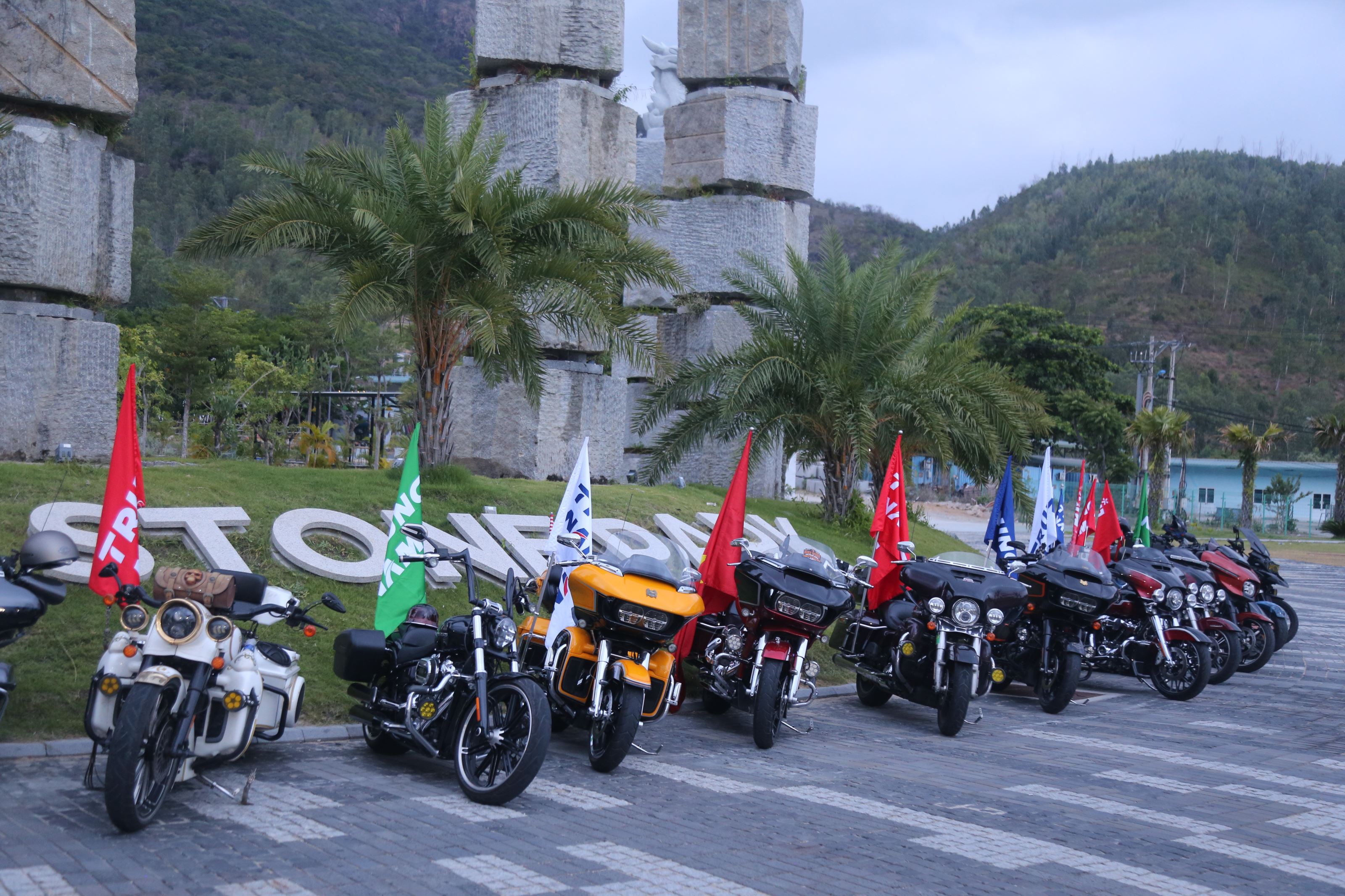 CẬN CẢNH "DÀN XE CƠ BẮP" HỘ TỐNG GIẢI ĐUA XE ĐẠP TỈNH KHÁNH HÒA LẦN THỨ I NĂM 2026 - CUP TRUNG NAM 